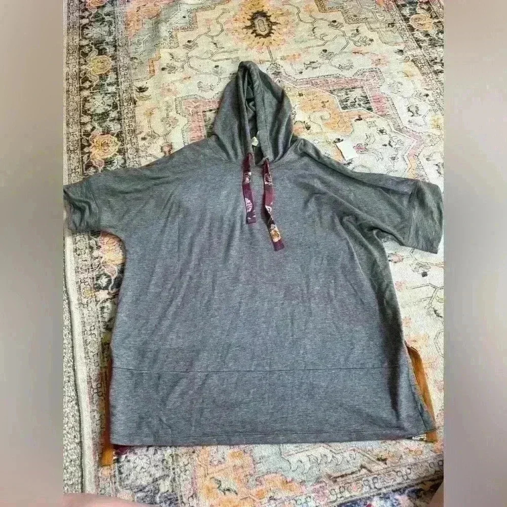 Matilda Jane Shirt Womens large Gray Short Sleeve Hoodie Hooded Tee Floral Trim - Picture 3 of 6